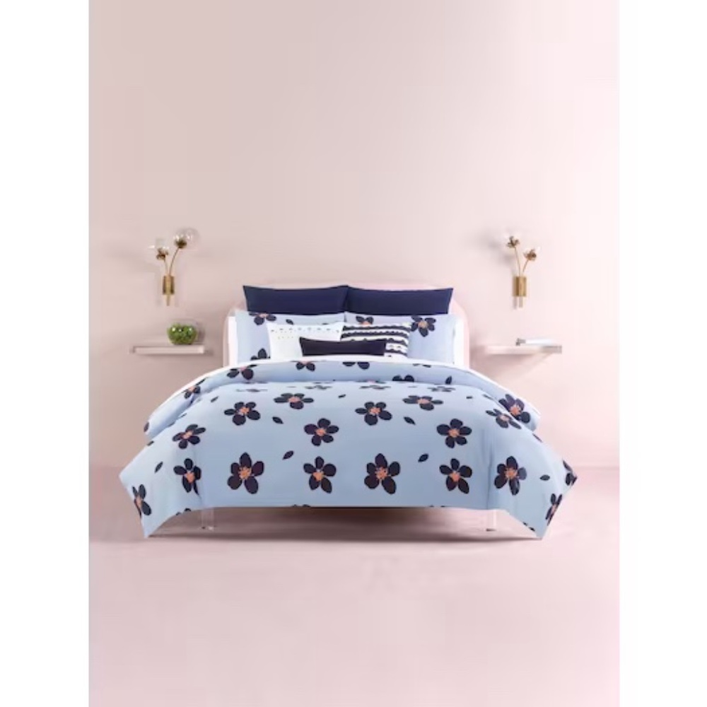 King Size Kate Spade Comforter & Pillow Cases- BRAND NEW, NEVER USED!